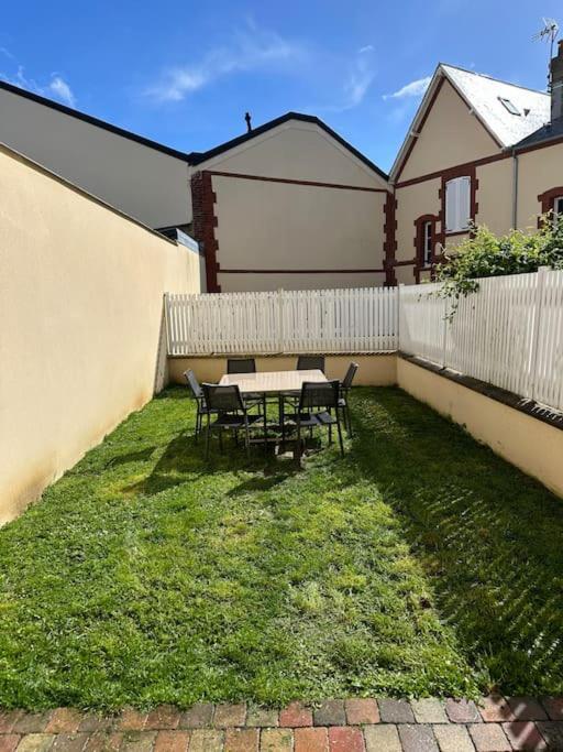 « Maison Sauge » Et Son Jardin Deauville Esterno foto